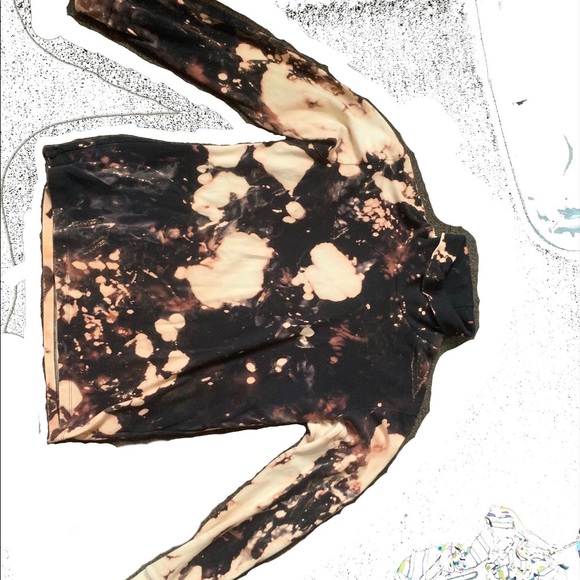 Bleached TurtleNeck one of one - Picture 3 of 6